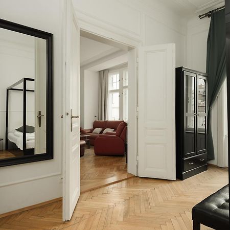 Central Apartments Parizska Прага Екстериор снимка