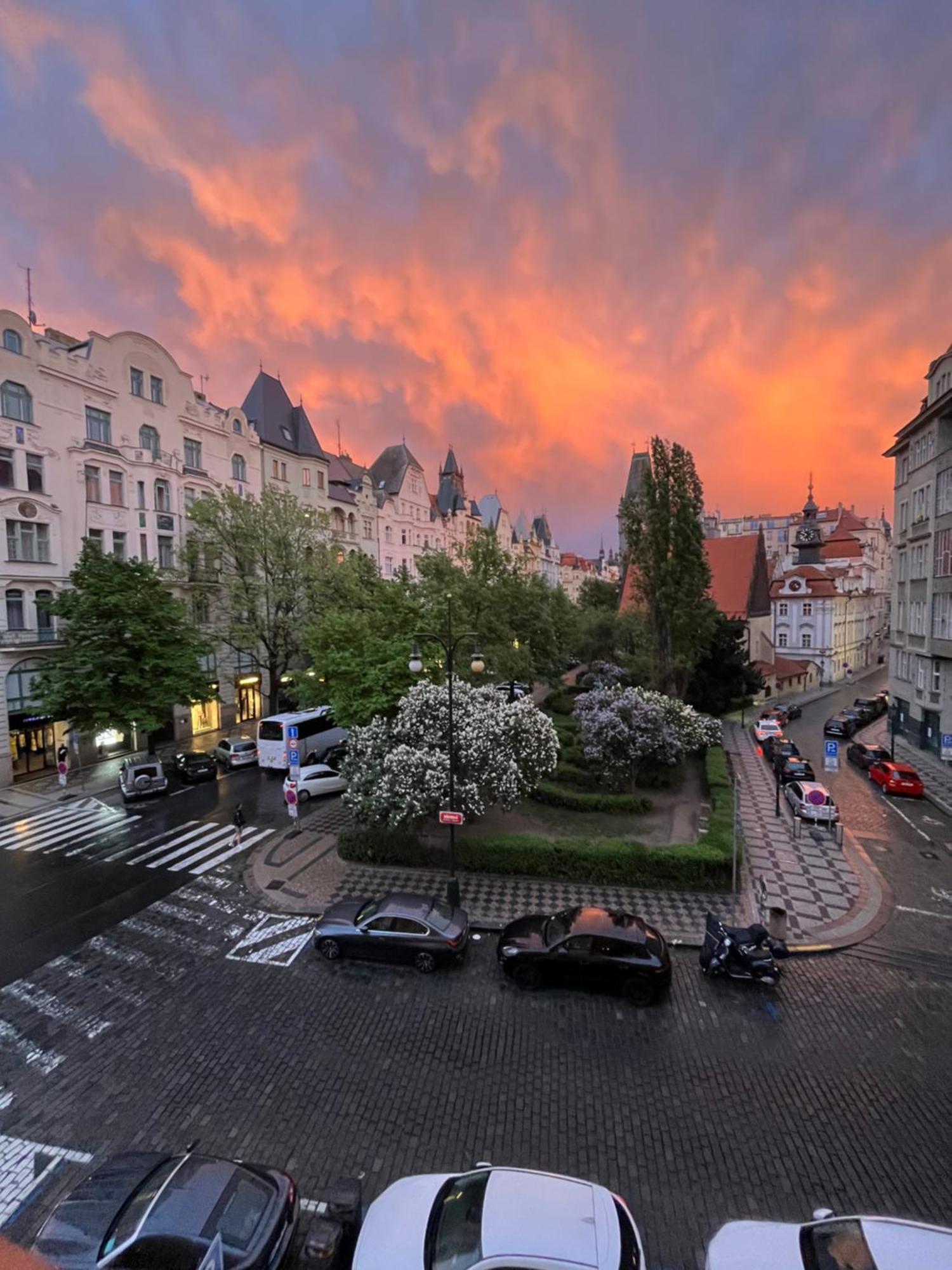 Central Apartments Parizska Прага Екстериор снимка